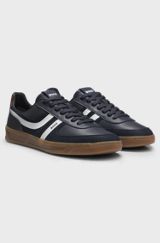 Low-top trainers with a contrast gum sole, Dark Blue